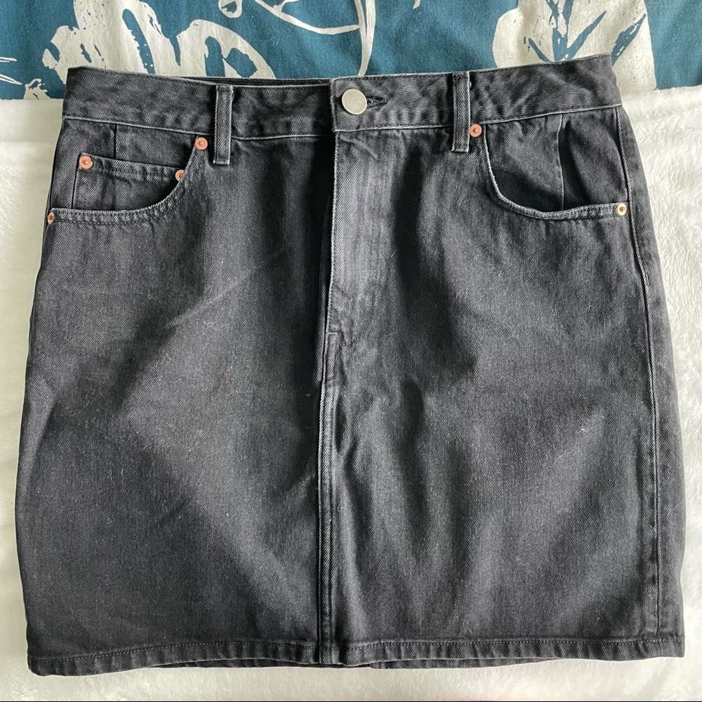 NWOT ASOS DESIGN denim original high waisted skirt in washed black